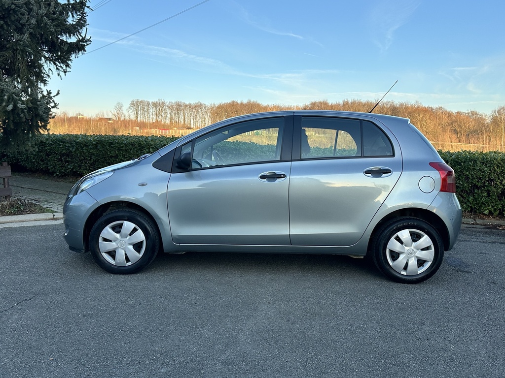 Toyota Yaris 1.0 Essence 2008 Euro 4 55000km 1ère propriétaire