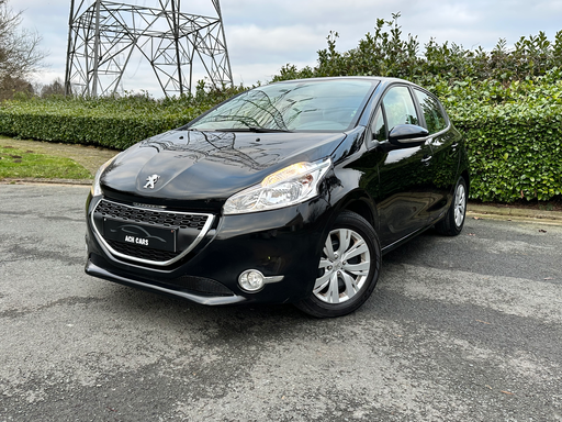Peugeot 208 1.2 Essence 2012 59 000km ! Carnet complet